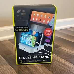 White Charging Stand with 4 USB Ports